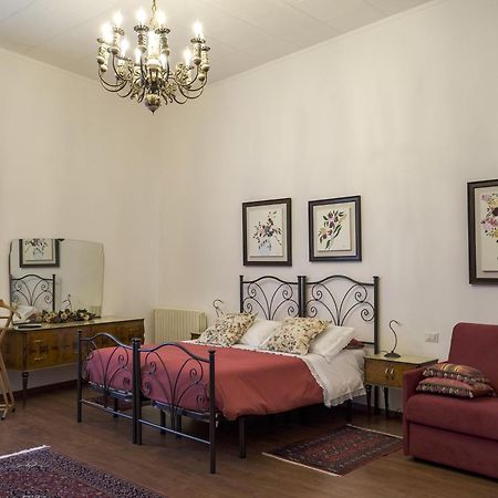 La Casa Del Fabbro Panzió Troina Kültér fotó
